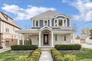 410 Catalpa Dr, Birmingham, MI 48009