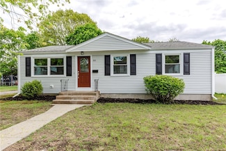 86 Farnum Rd, Warwick, RI 02888