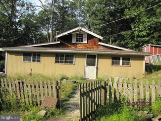 14 Spring Gap, Slanesville, WV 25444
