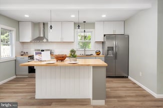 7 Oak St, Cambridge, MD 21613