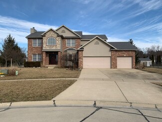 1702 N Brook Ct, Mahomet, IL 61853