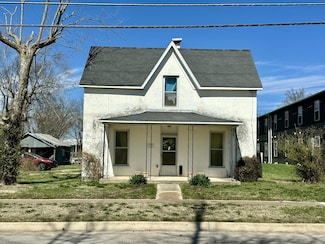 319 W Maple St, Marshfield, MO 65706