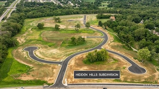 527 Hidden Hills Dr, Glen Carbon, IL 62034