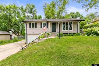9117 Boyd St, Omaha, NE 68134