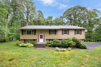 10 Andrew Dr, Weatogue, CT 06089