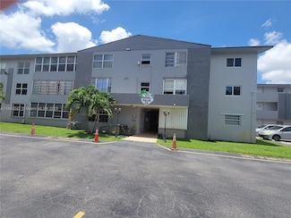 120 Royal Palm Rd Unit 301, Hialeah Gardens, FL 33016