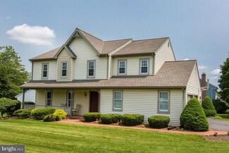 23 Vanderbilt Dr, Leola, PA 17540