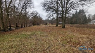 9765 Old State Line Rd, Holland, OH 43528
