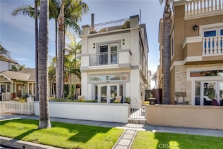 308 9th St, Huntington Beach, CA 92648