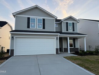 22 E Emily Gardens Dr, Selma, NC 27576