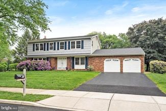 61 Hamilton Ln, Plainsboro, NJ 08536