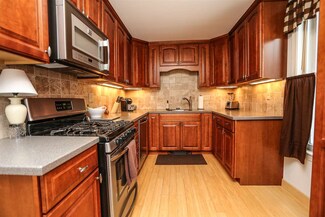 29 Bismark St, Manchester, NH 03102