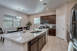 9455 W Lone Cougar Way, Marana, AZ 85653