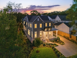 1707 Hillmont Dr, Nashville, TN 37215