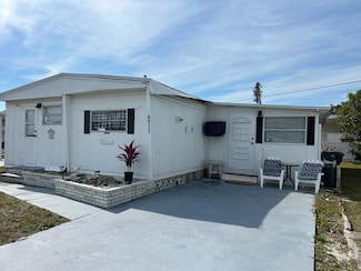 4915 Winged Foot Ave, Sarasota, FL 34234