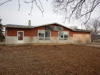 1097 County Home Rd, Springville, IA 52336