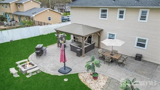 15 Benet Dr, Morganville, NJ 07751