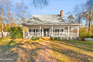 16649 Old River Rd, Vancleave, MS 39565