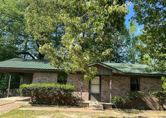 1714 Walnut St, Arkadelphia, AR 71923