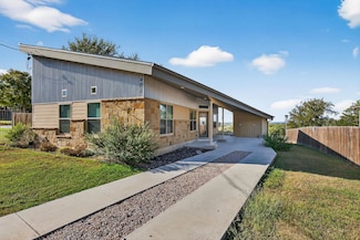 4305 Oak Park Dr, Cottonwood Shores, TX 78657