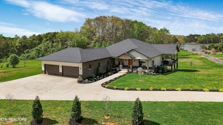 4733 Driftwood Ln, Louisville, TN 37777
