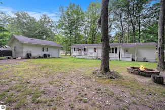4181 Sands Park Dr NE, Kalkaska, MI 49646