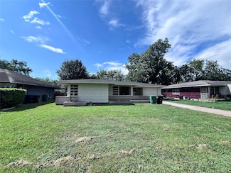 5742 Flamingo Dr, Houston, TX 77033