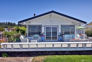 3708 Oceanside Dr, Greenbank, WA 98253