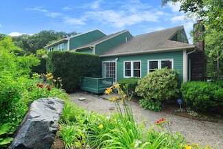 29 1st St Unit D, Salem, MA 01970