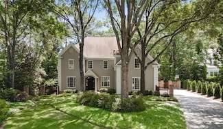 2375 Hyde Park Ct NW, Atlanta, GA 30318