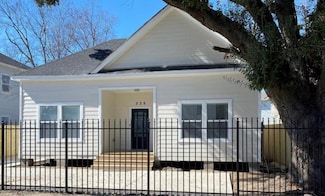 229 N Everton St, Houston, TX 77003