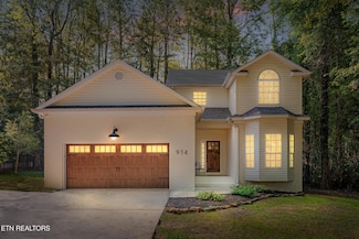 914 Olsen Ave, Signal Mountain, TN 37377