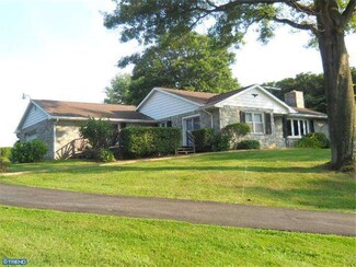 456 Street Rd, Cochranville, PA 19330