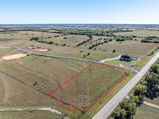 1 Independence Trail, Burton, TX 77835