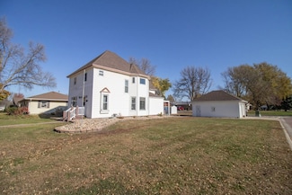 216 S Park St, Inwood, IA 51240