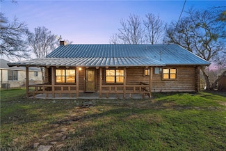 203 S Hedwig St, Riesel, TX 76682