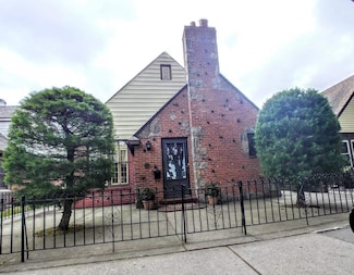 2545 90th St, East Elmhurst, NY 11369