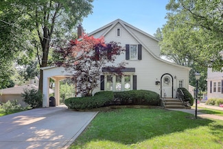 296 May Ave, Glen Ellyn, IL 60137