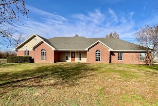 1296 Wilcox Rd, Greenville, MS 38703