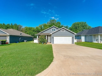 1125 Emily Ln, Ada, OK 74820