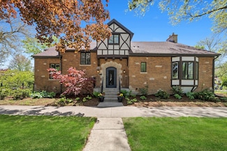 946 N Marion St, Oak Park, IL 60302