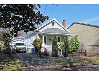 1663 SE Sherrett St, Portland, OR 97202
