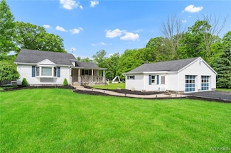 2350 Quaker Rd, Gasport, NY 14067