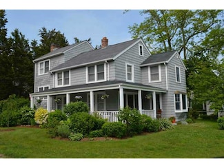 22 Bradbury St, Warren, RI 02885