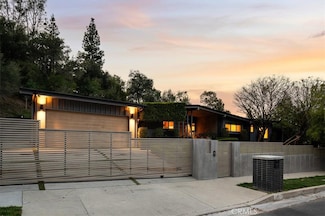 18645 Pasadero Dr, Tarzana, CA 91356