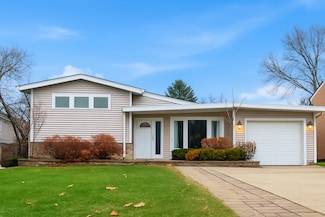 42 W Taylor Rd, Lombard, IL 60148