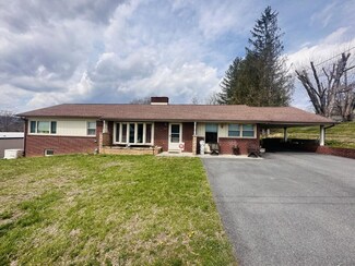 247 Dunn St, Peterstown, WV 24963