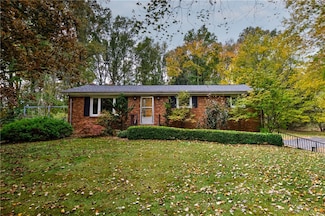 207 Orchard Terrace Dr, New Wilmington, PA 16142