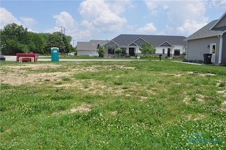 830 Dannick Ln, Gibsonburg, OH 43431