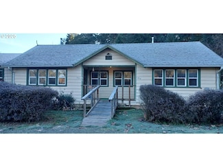 252 5th St, Glendale, OR 97442
